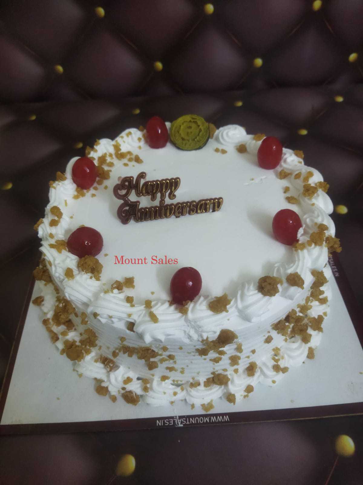 Premium RED N White Velvet Cake