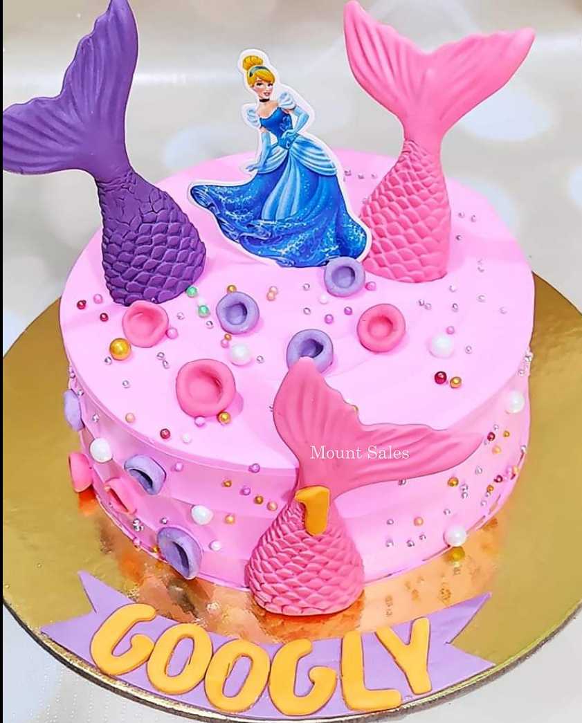 Premium RED N White Velvet Cake