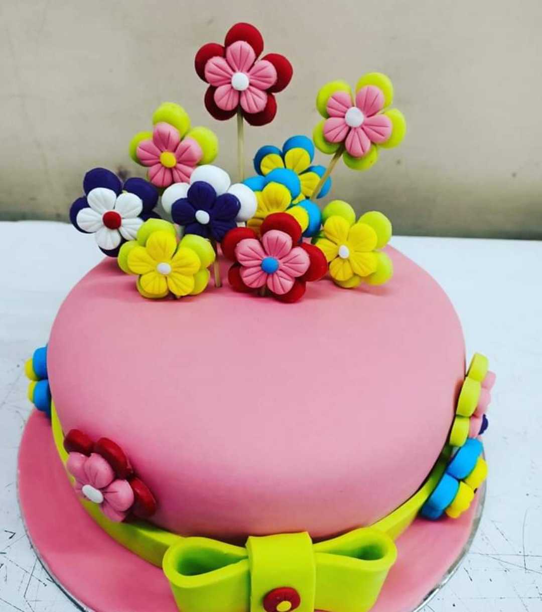 Premium RED N White Velvet Cake