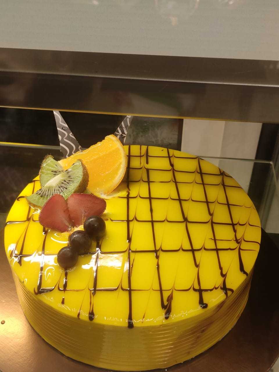 Premium RED N White Velvet Cake