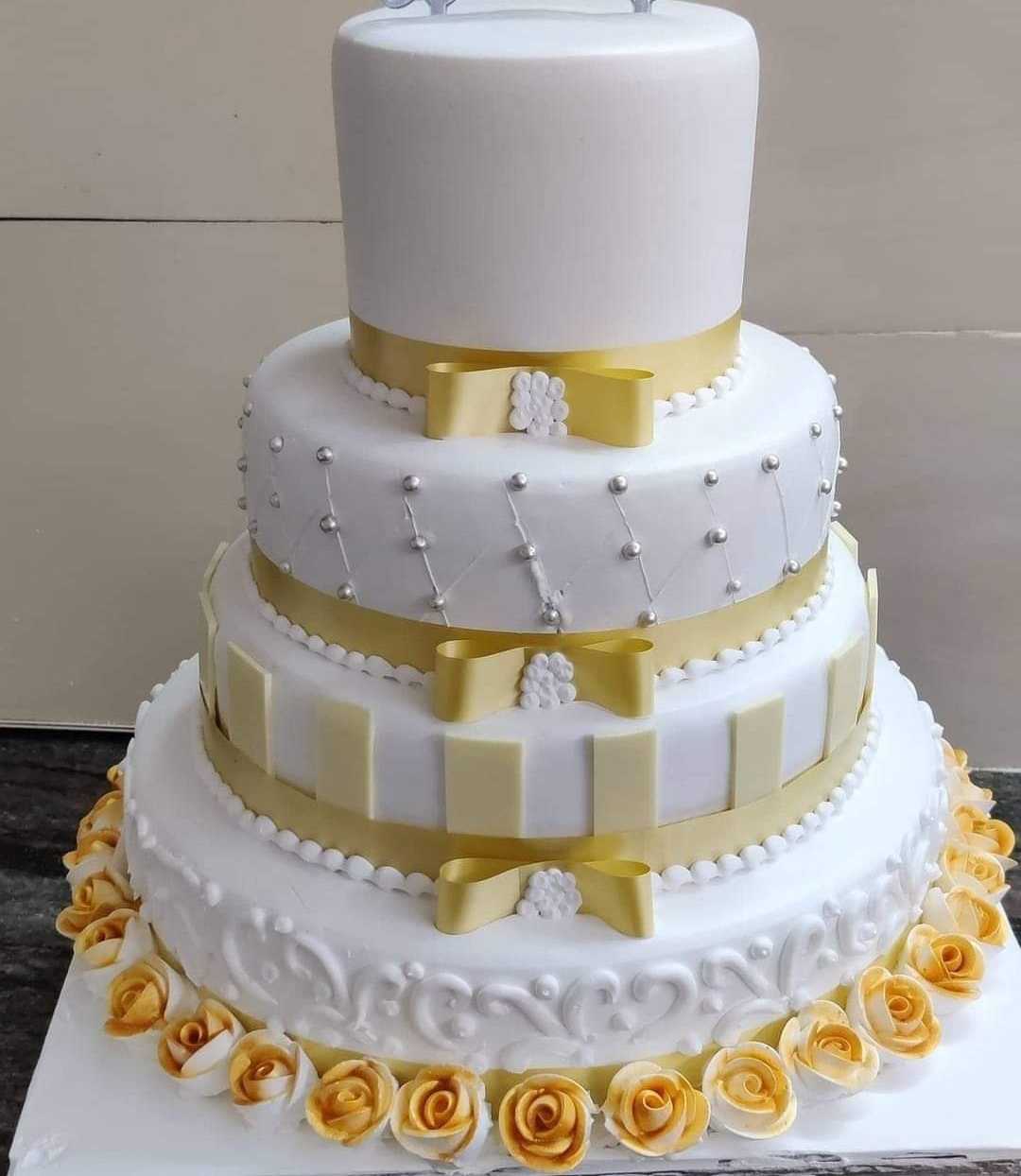 Premium RED N White Velvet Cake