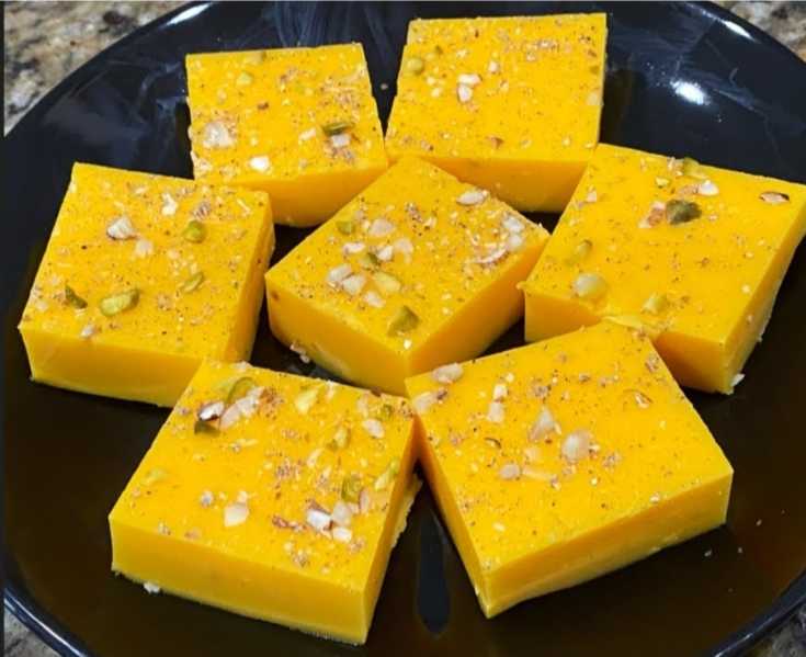 Premium RED N White Velvet Cake