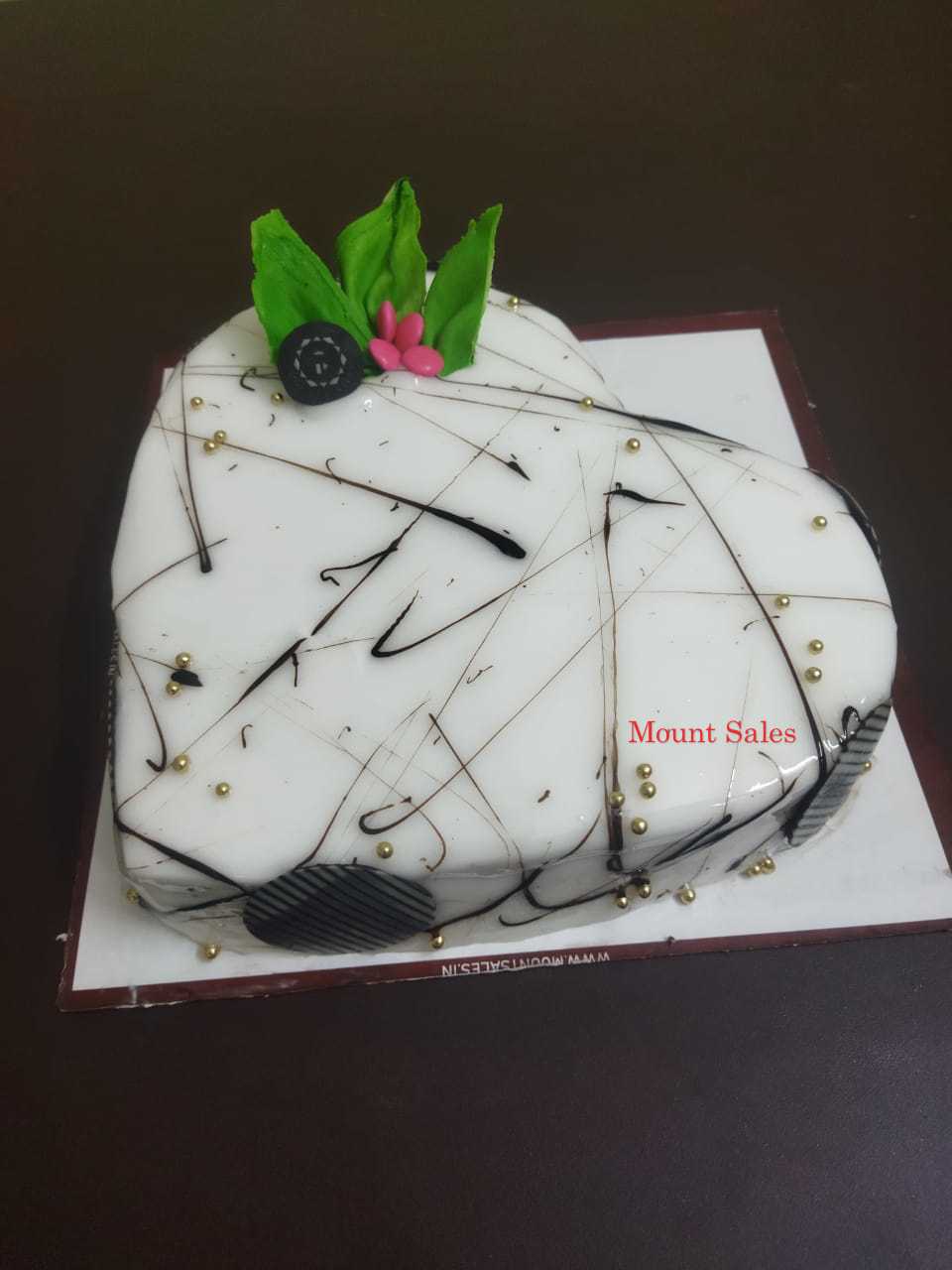 Premium RED N White Velvet Cake