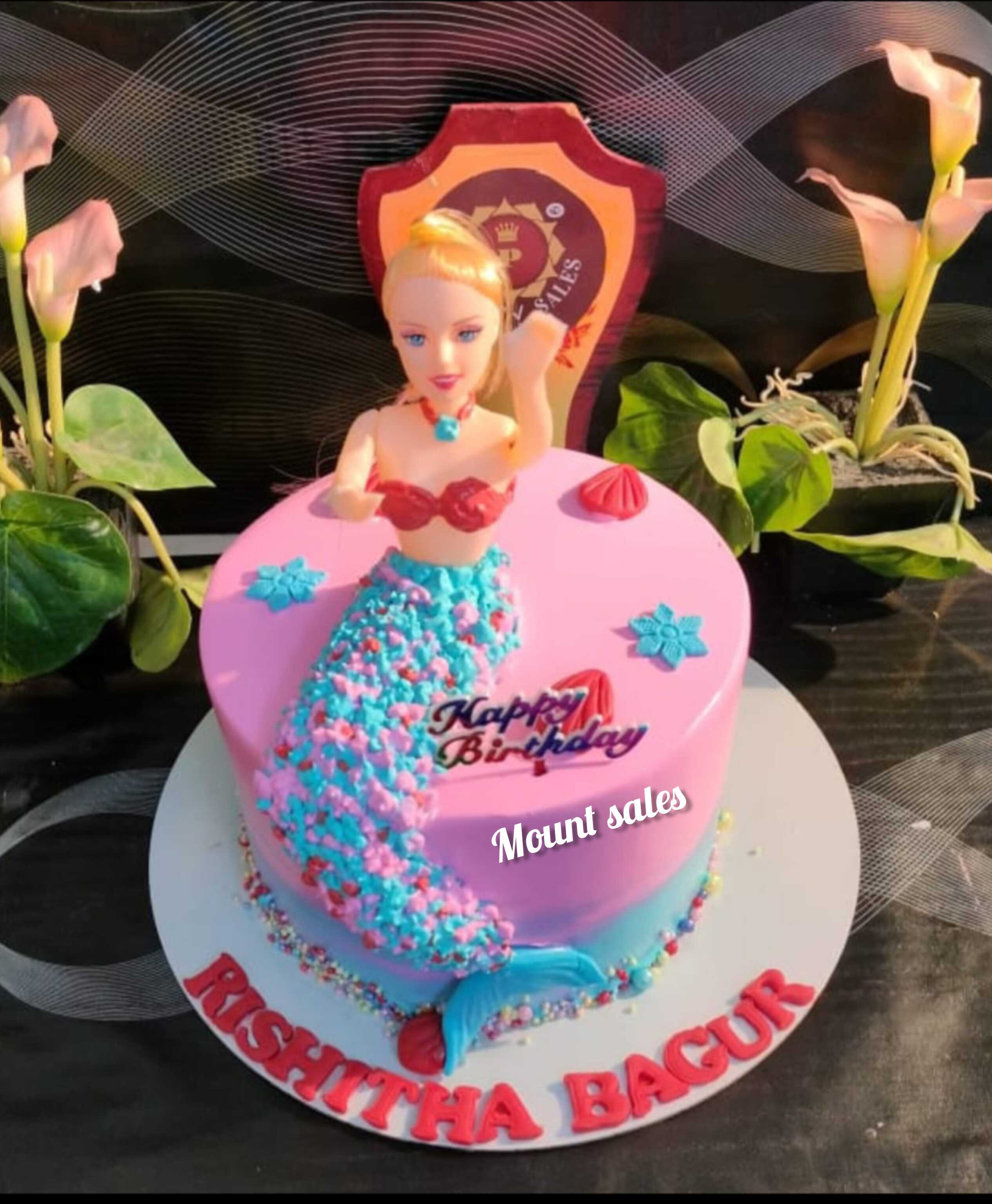 Premium RED N White Velvet Cake