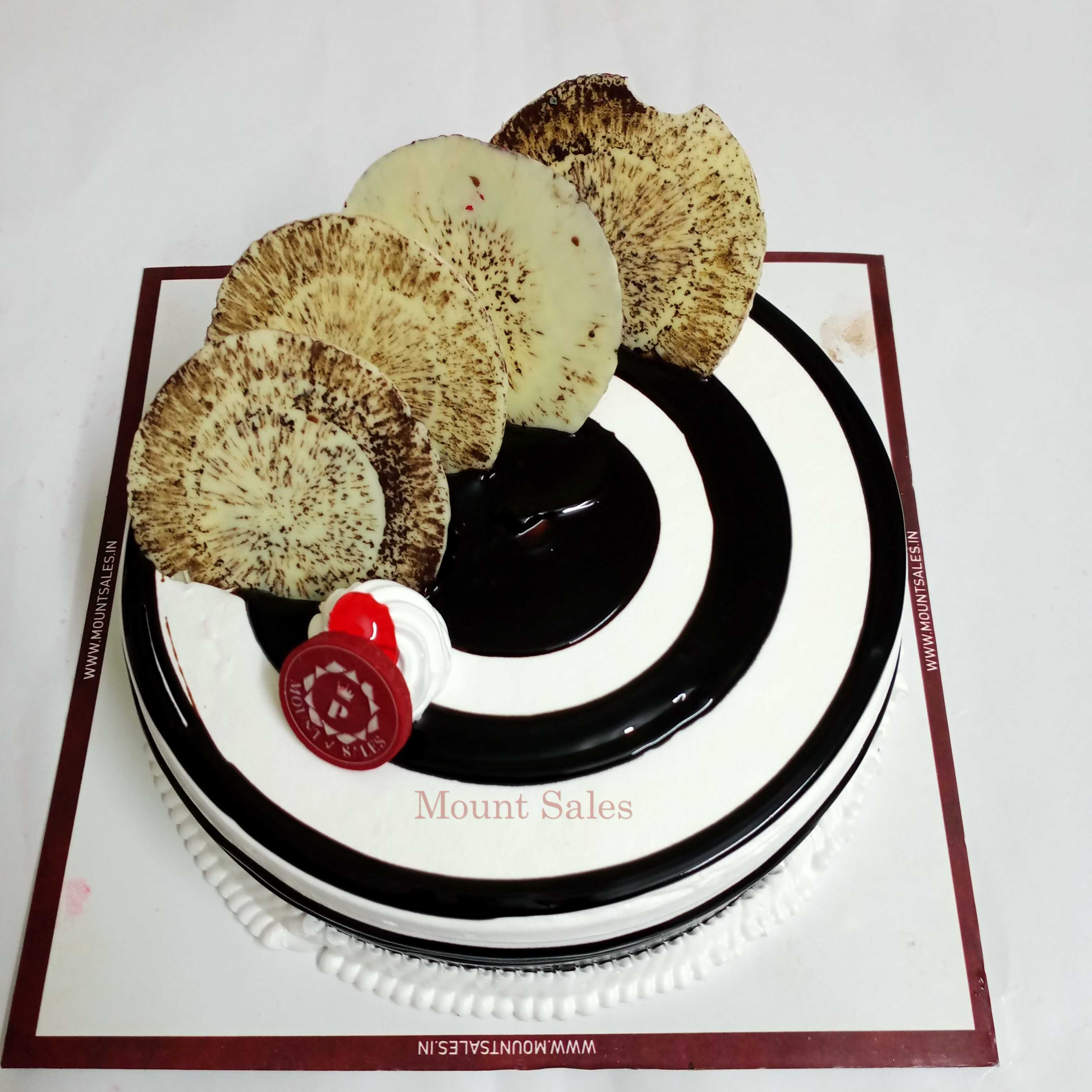 Premium RED N White Velvet Cake