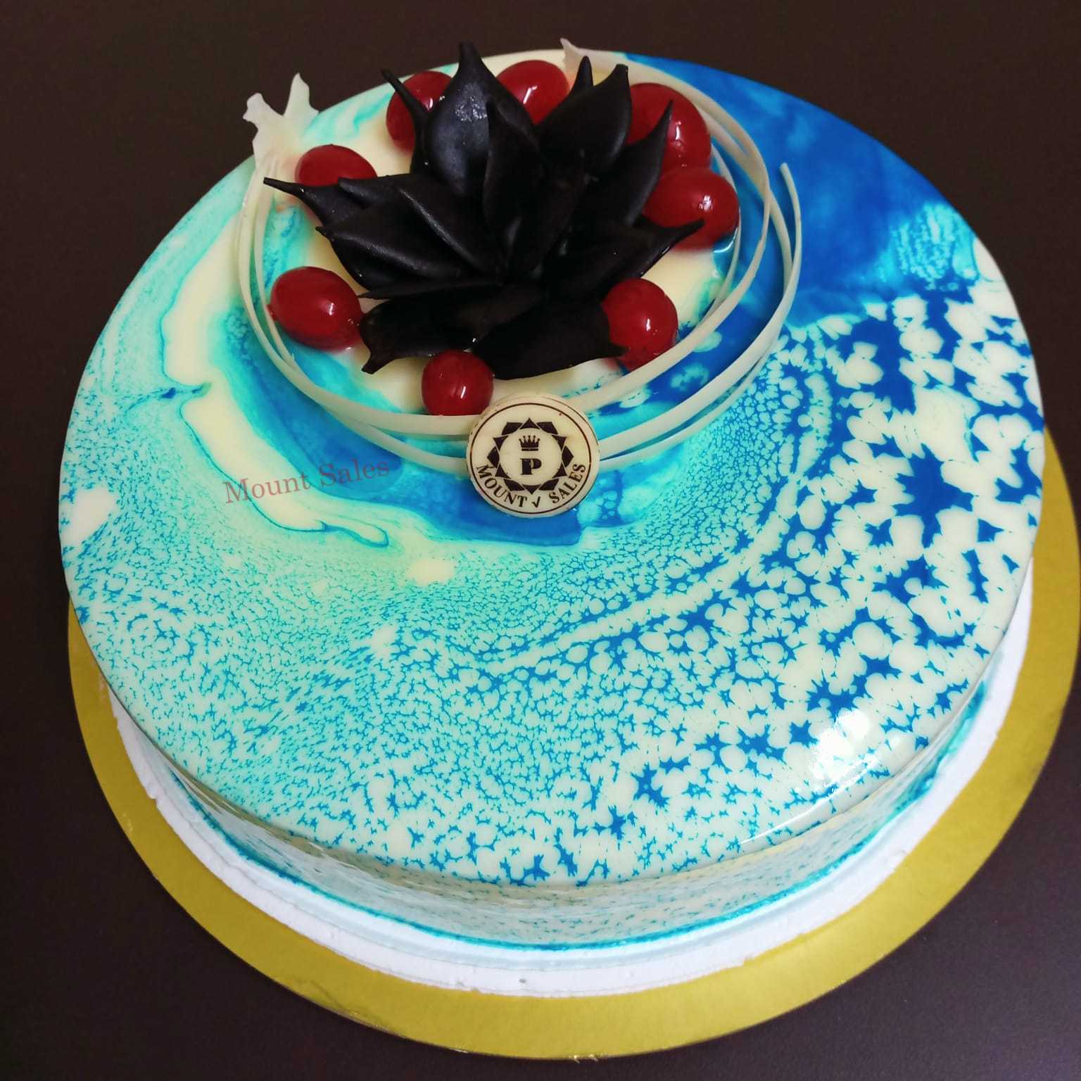 Premium RED N White Velvet Cake