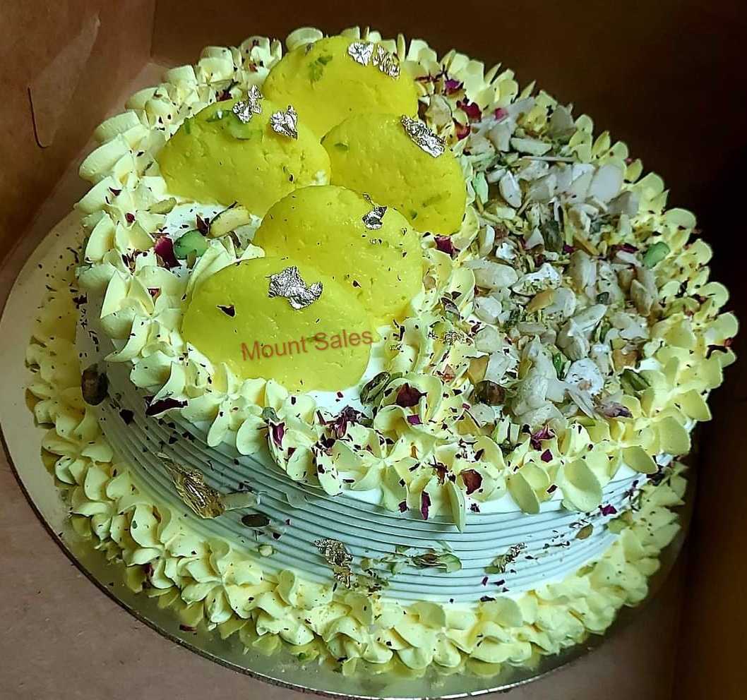 Premium RED N White Velvet Cake