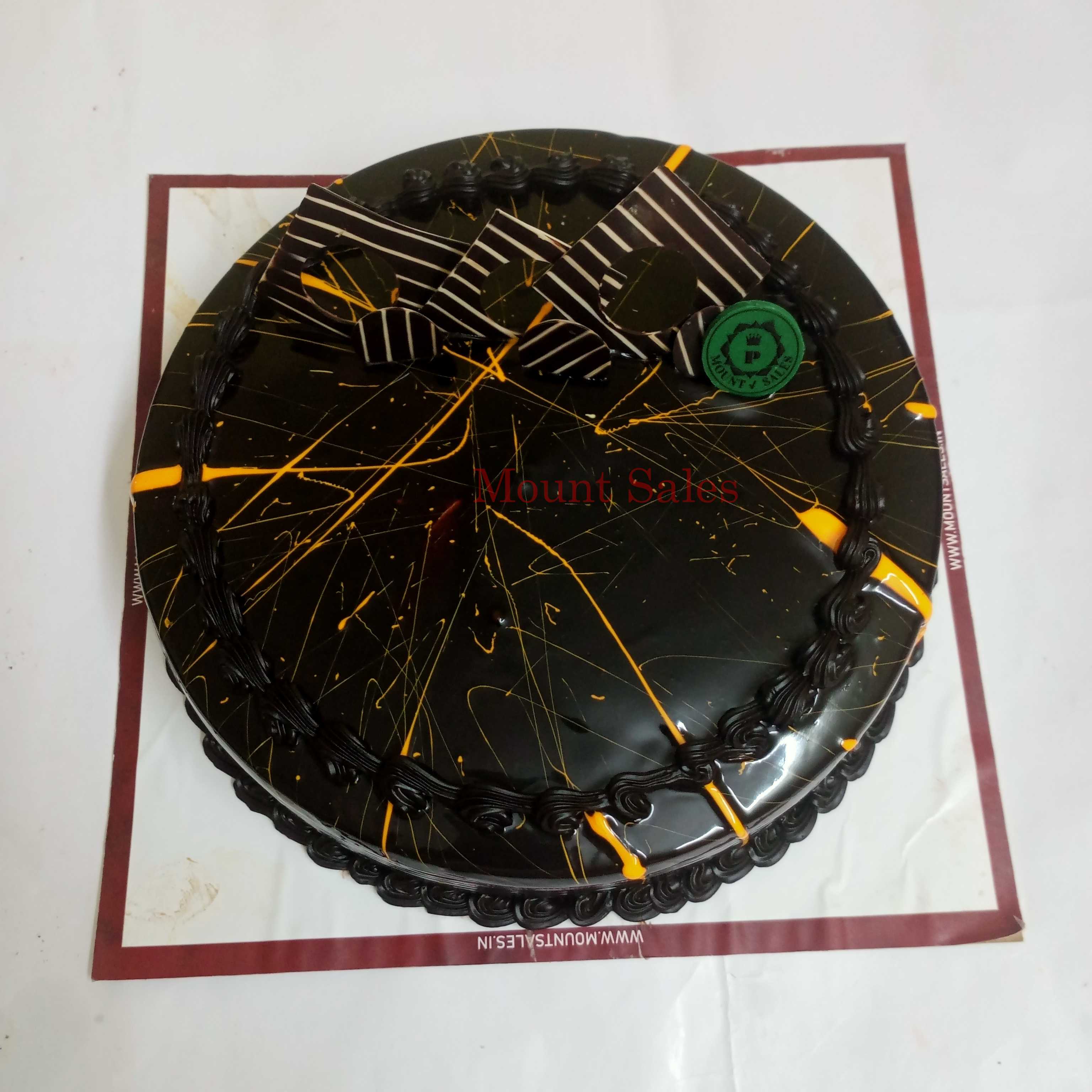 Premium RED N White Velvet Cake