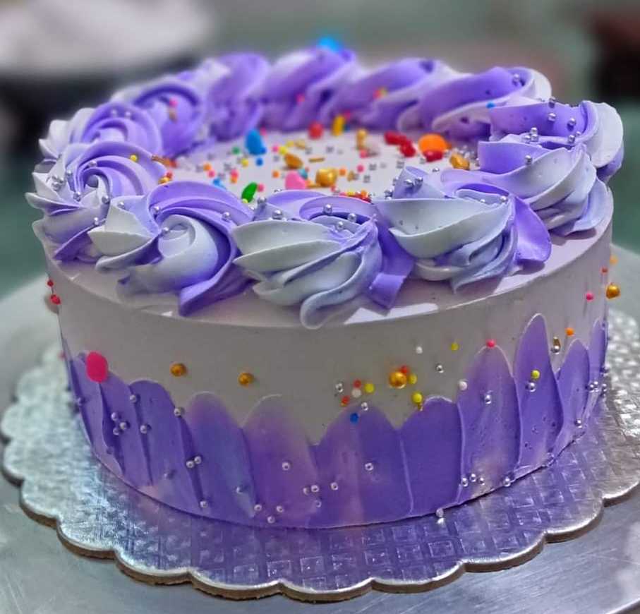 Premium RED N White Velvet Cake