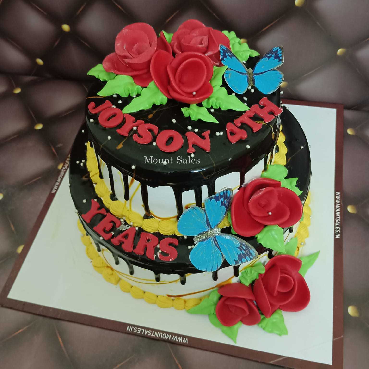 Premium RED N White Velvet Cake