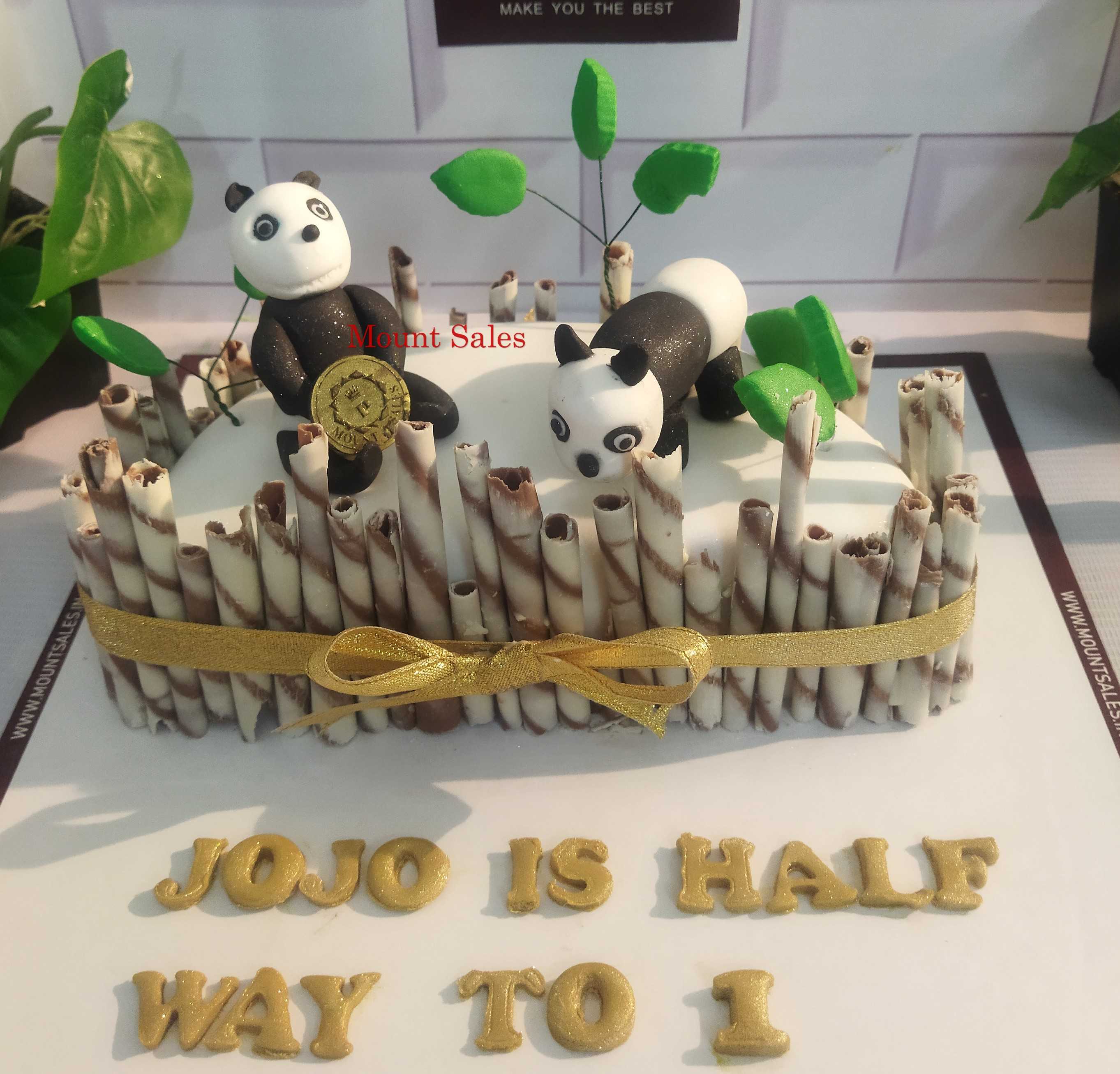 Premium RED N White Velvet Cake