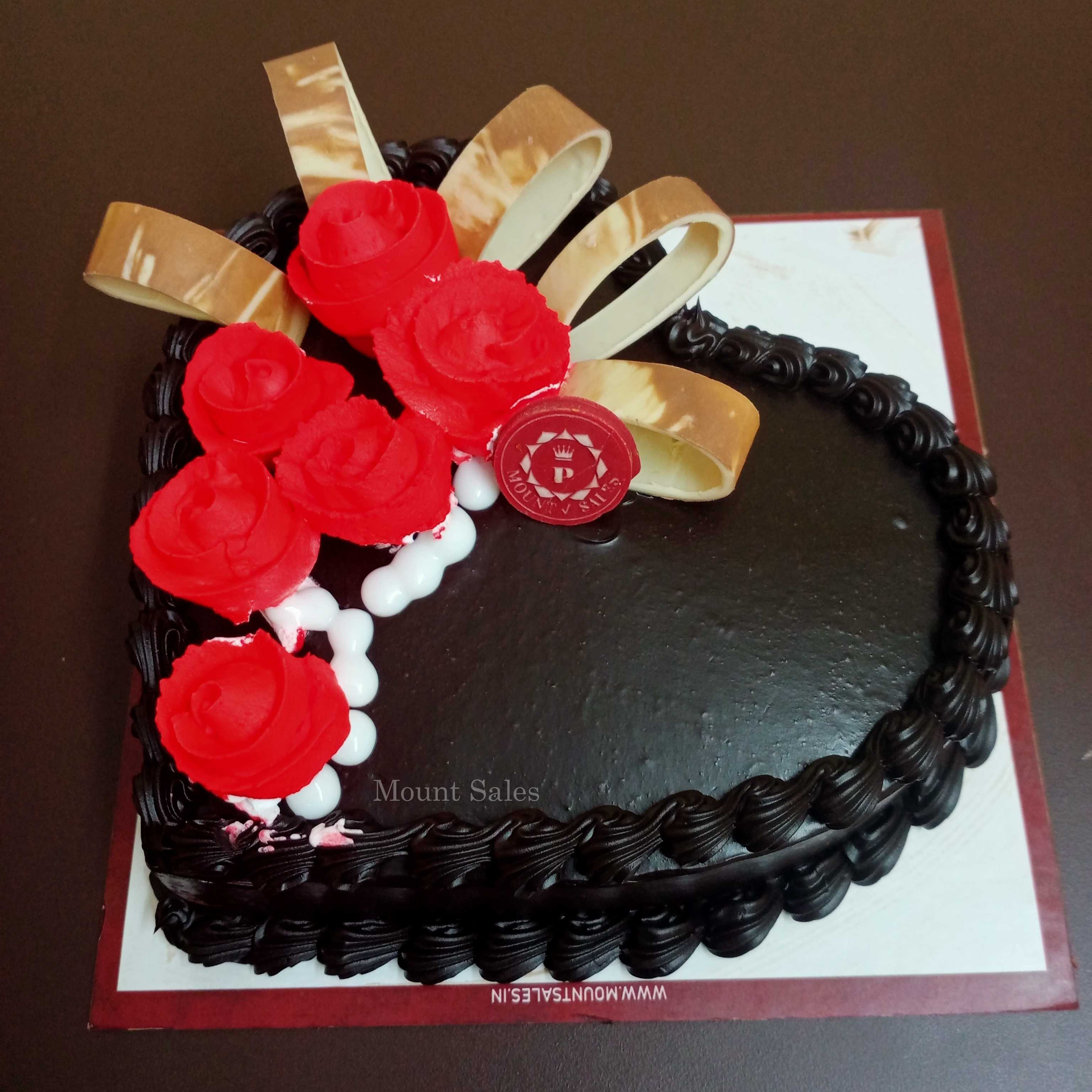 Premium RED N White Velvet Cake