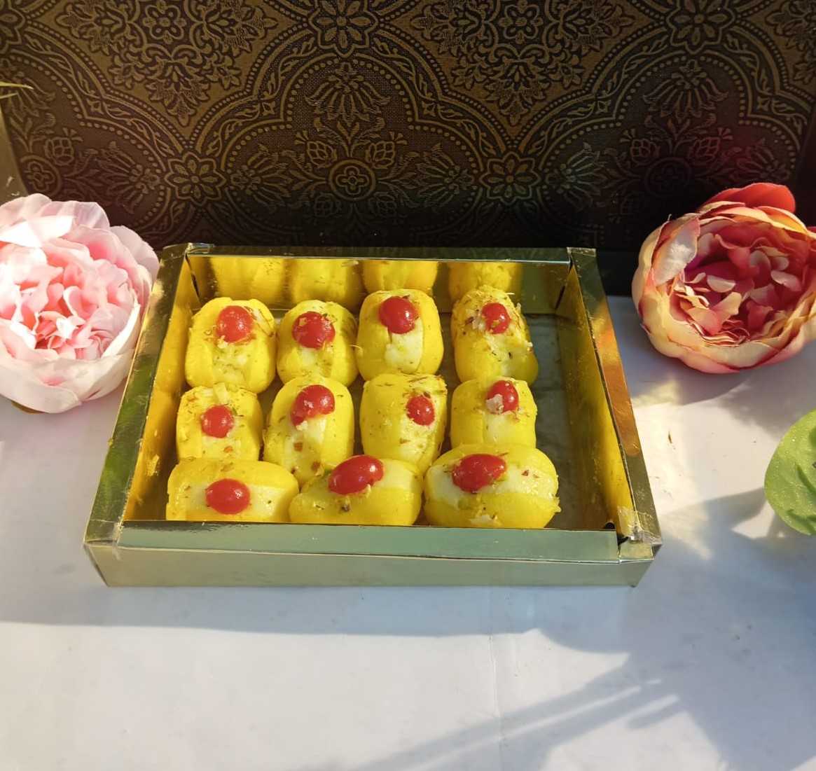 Premium RED N White Velvet Cake