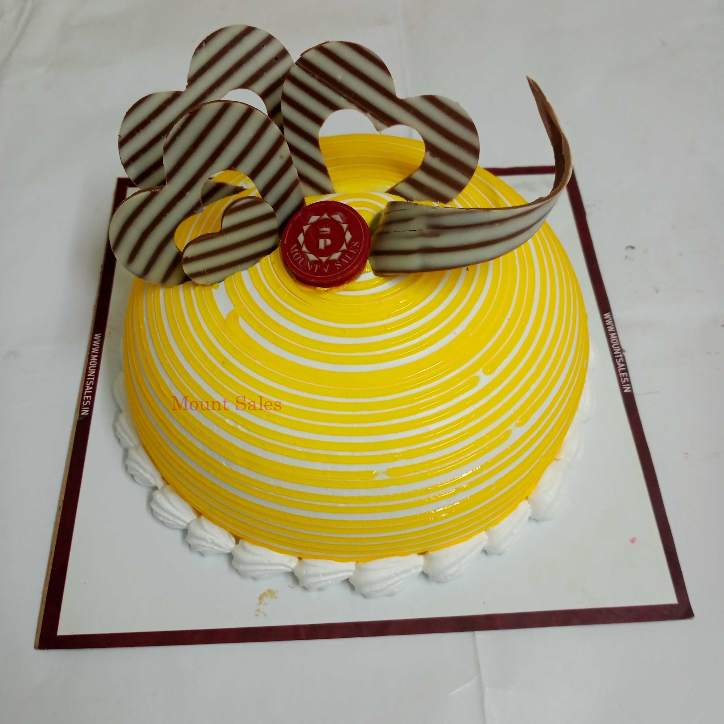 Premium RED N White Velvet Cake
