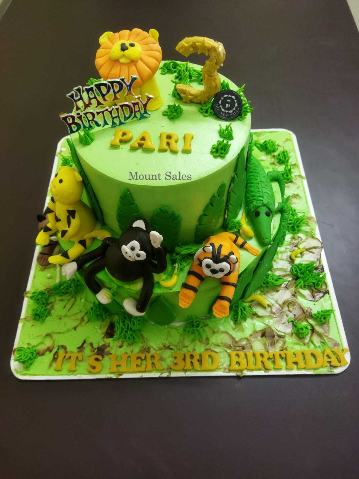 Premium RED N White Velvet Cake