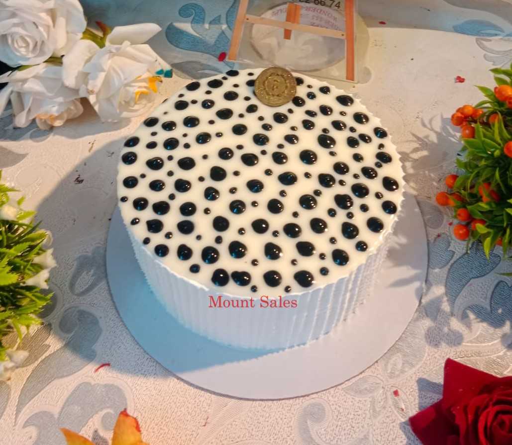 Premium RED N White Velvet Cake