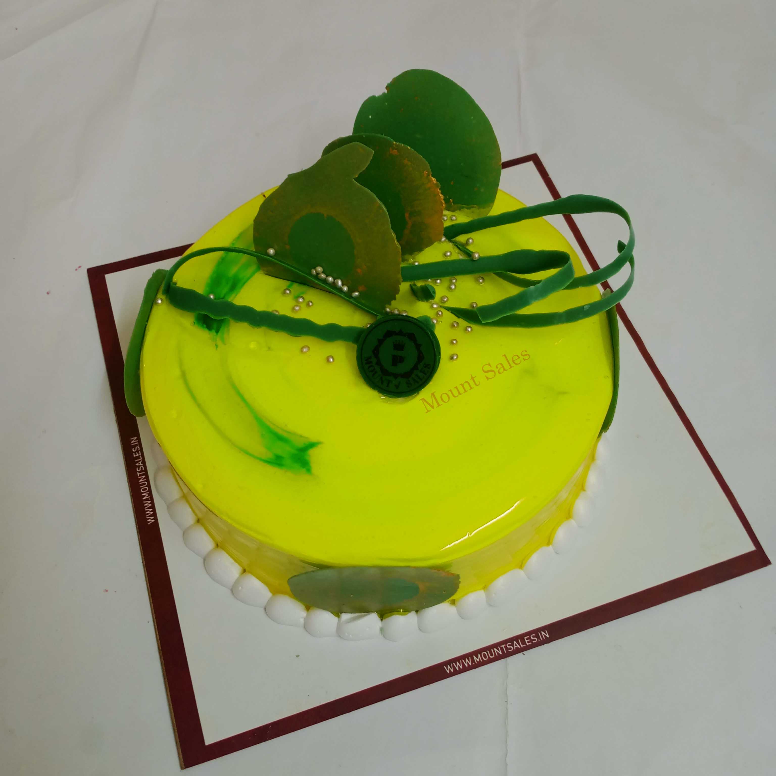 Premium RED N White Velvet Cake