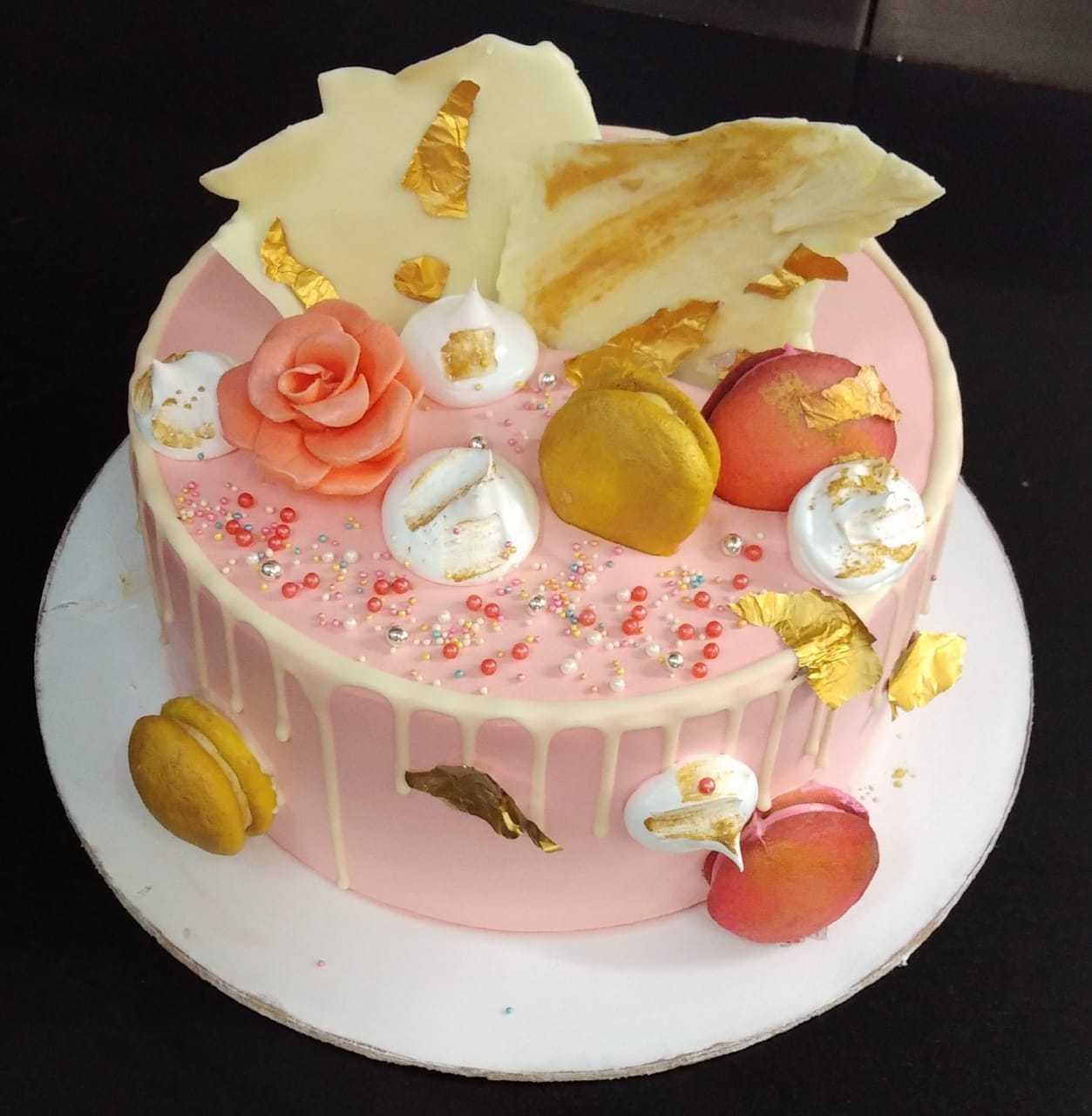 Premium RED N White Velvet Cake