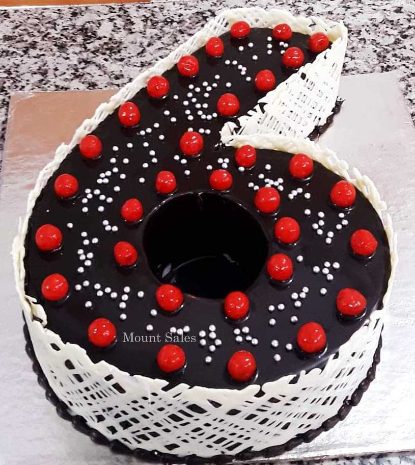 Premium RED N White Velvet Cake