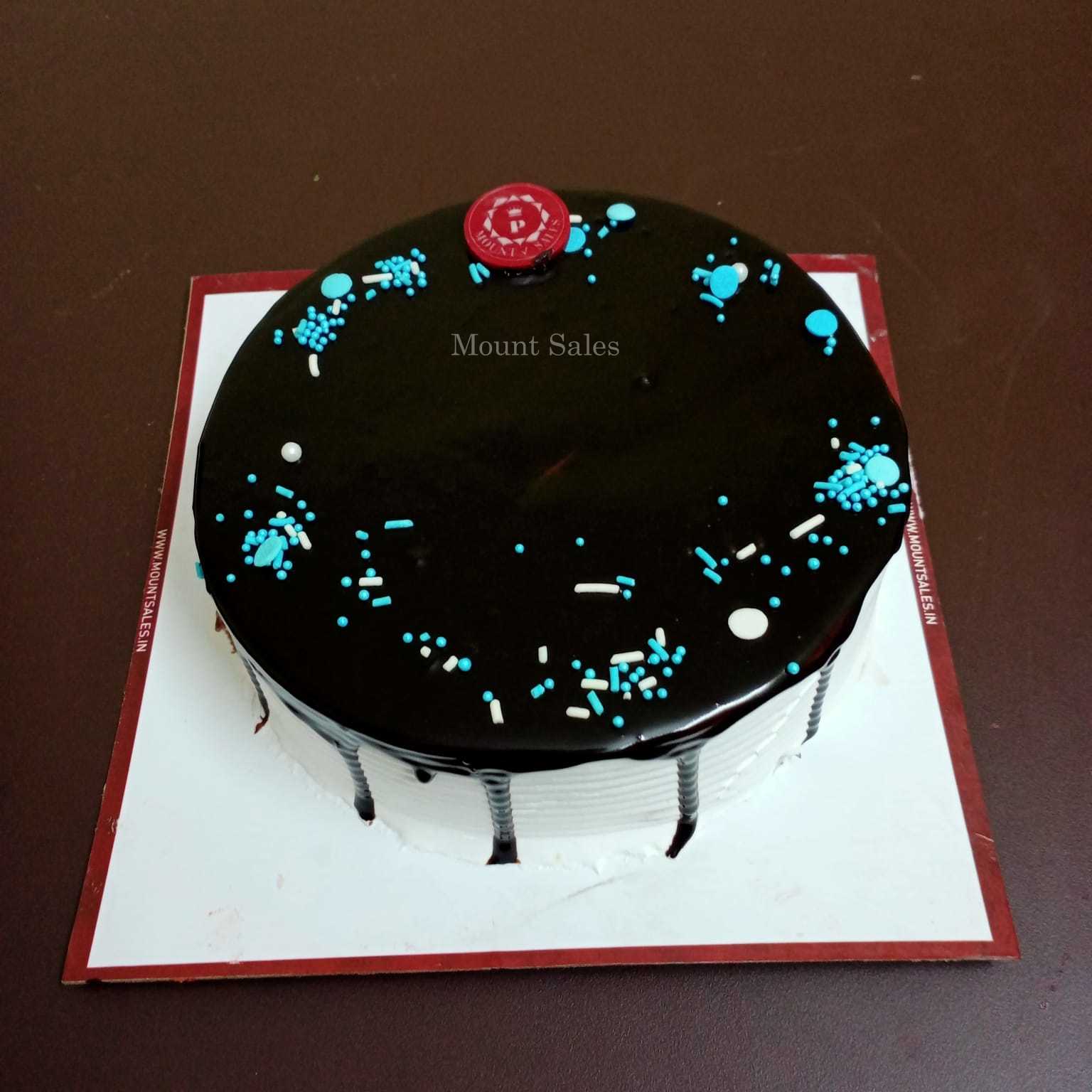 Premium RED N White Velvet Cake