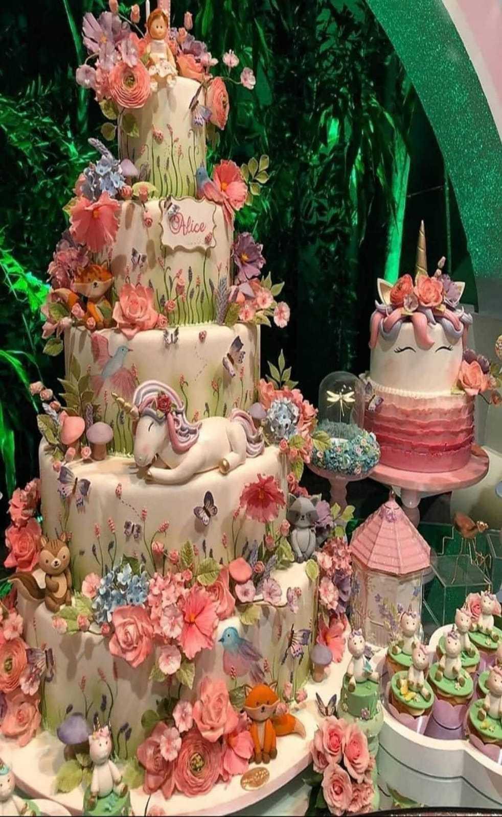 Premium RED N White Velvet Cake