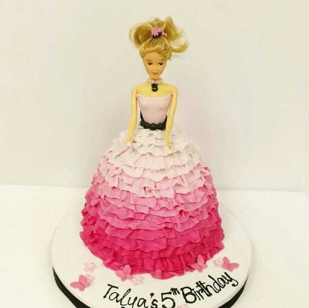 Premium RED N White Velvet Cake