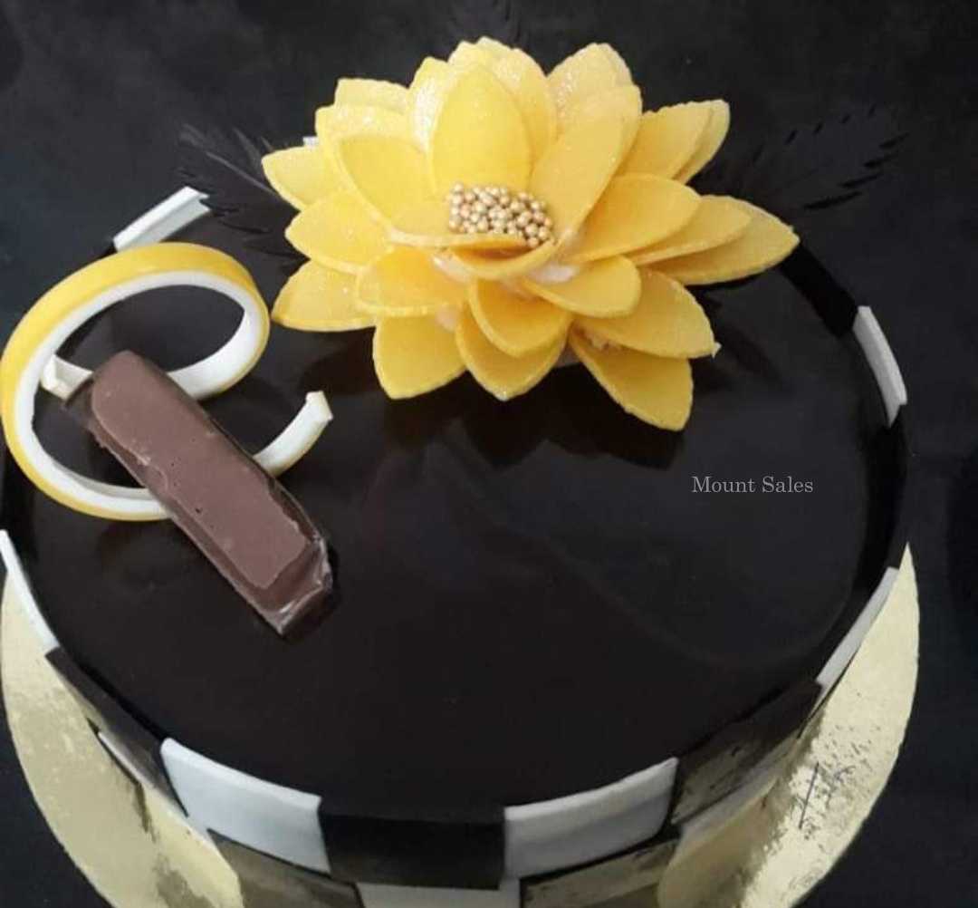 Premium RED N White Velvet Cake