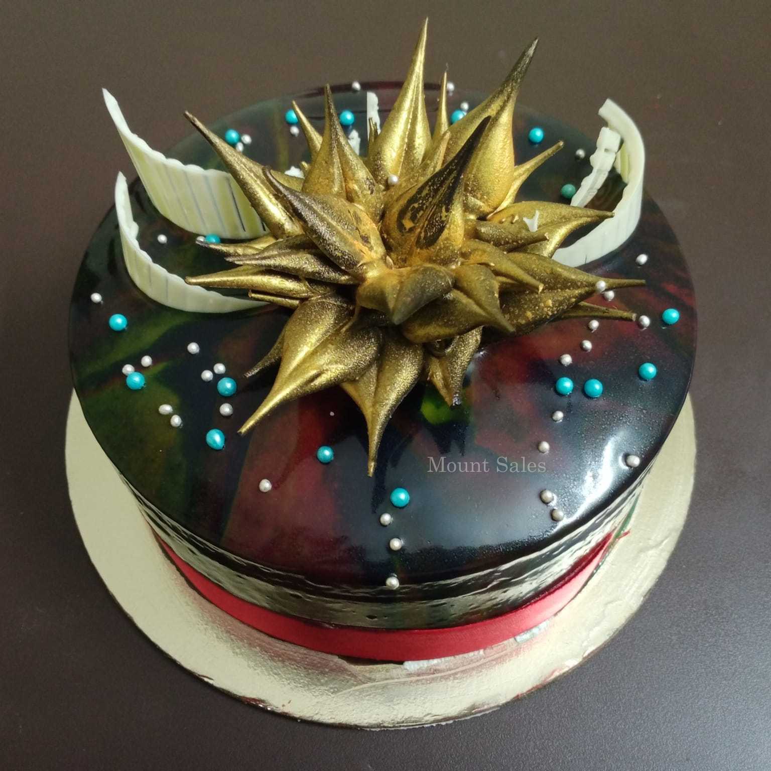 Premium RED N White Velvet Cake