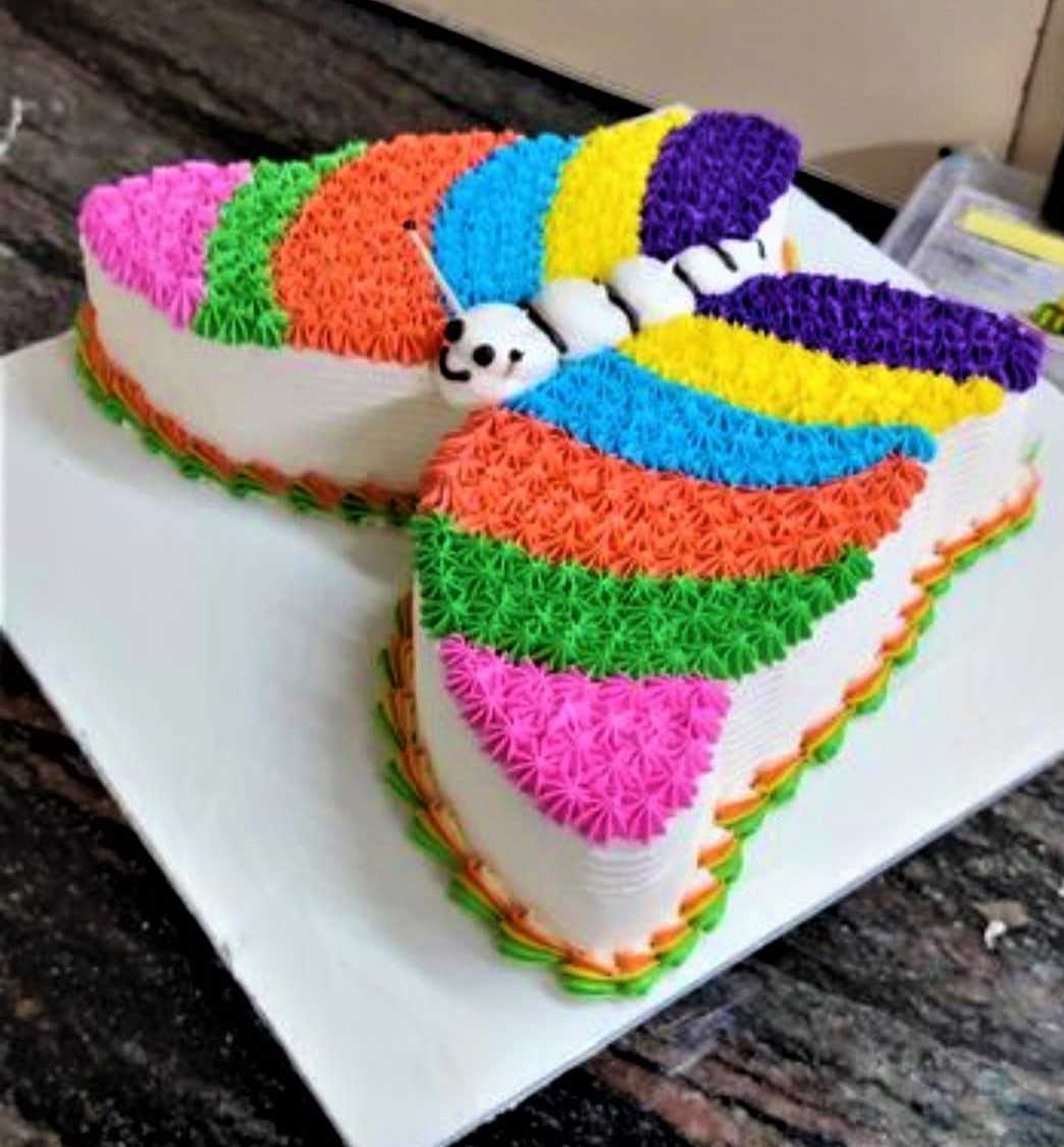 Premium RED N White Velvet Cake