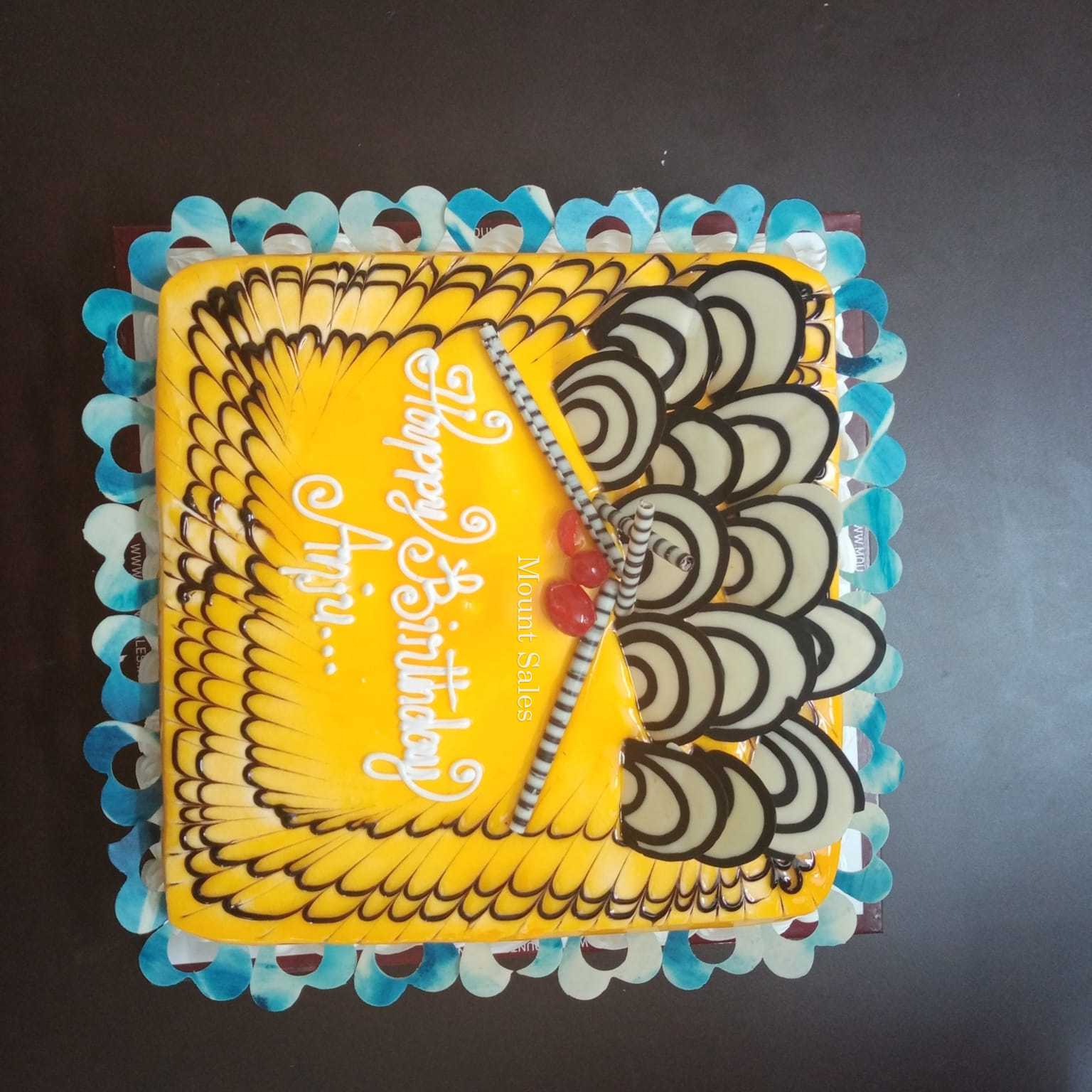 Premium RED N White Velvet Cake