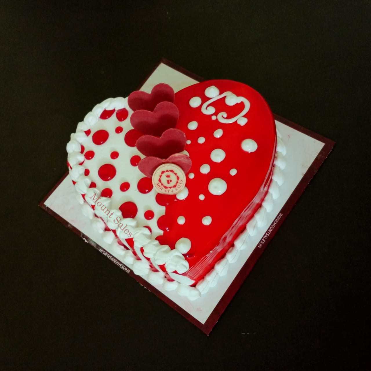 Premium RED N White Velvet Cake