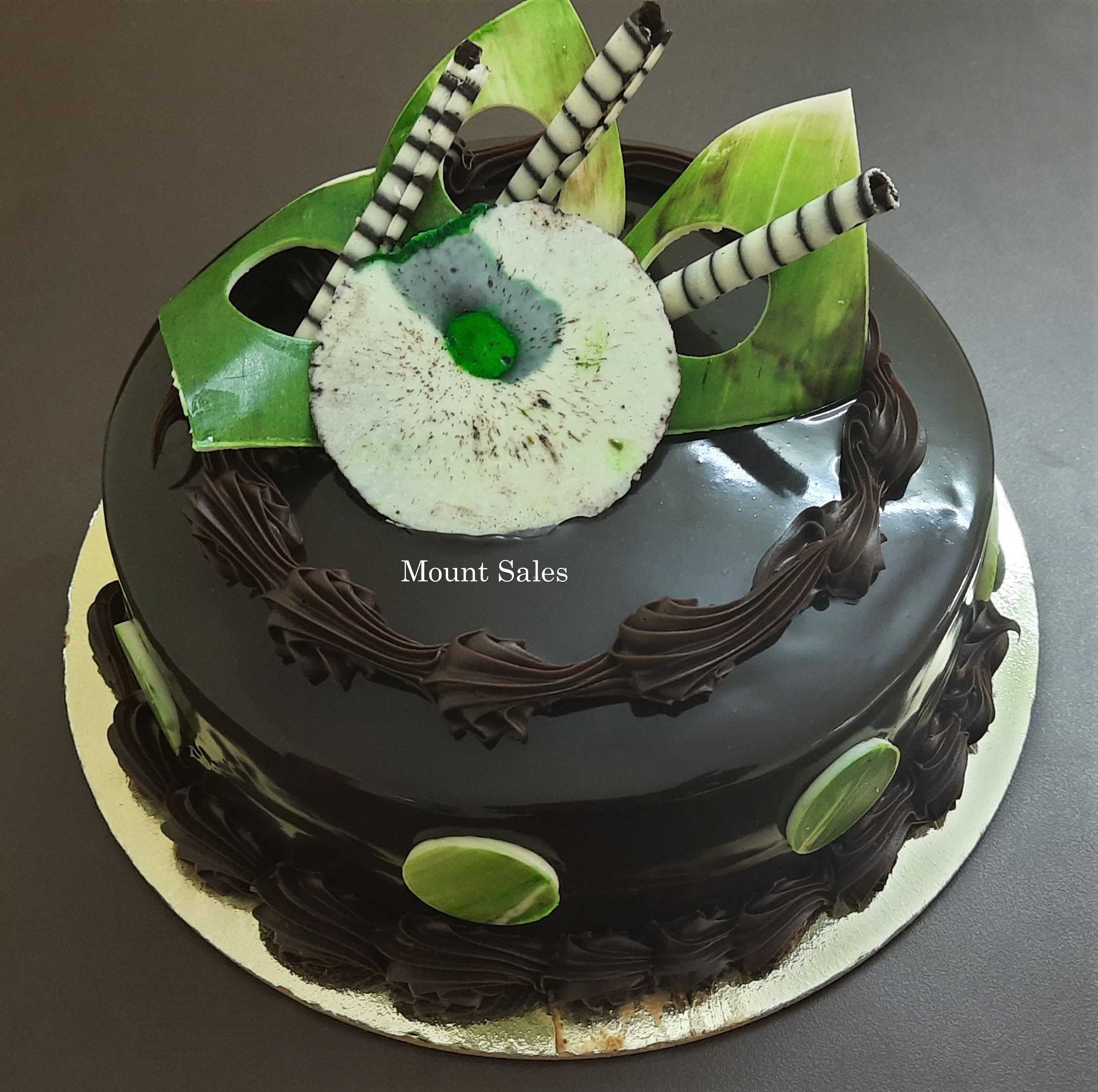 Premium RED N White Velvet Cake