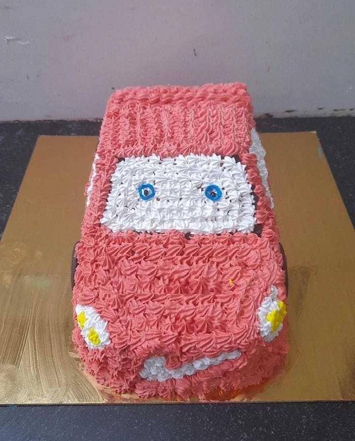 Premium RED N White Velvet Cake