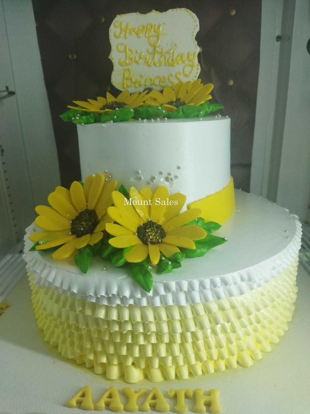 Premium RED N White Velvet Cake