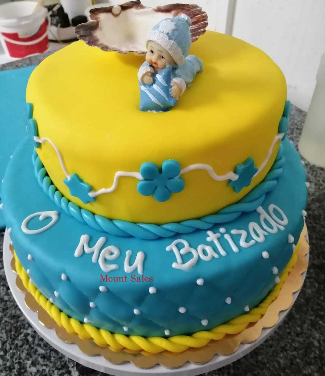 Premium RED N White Velvet Cake