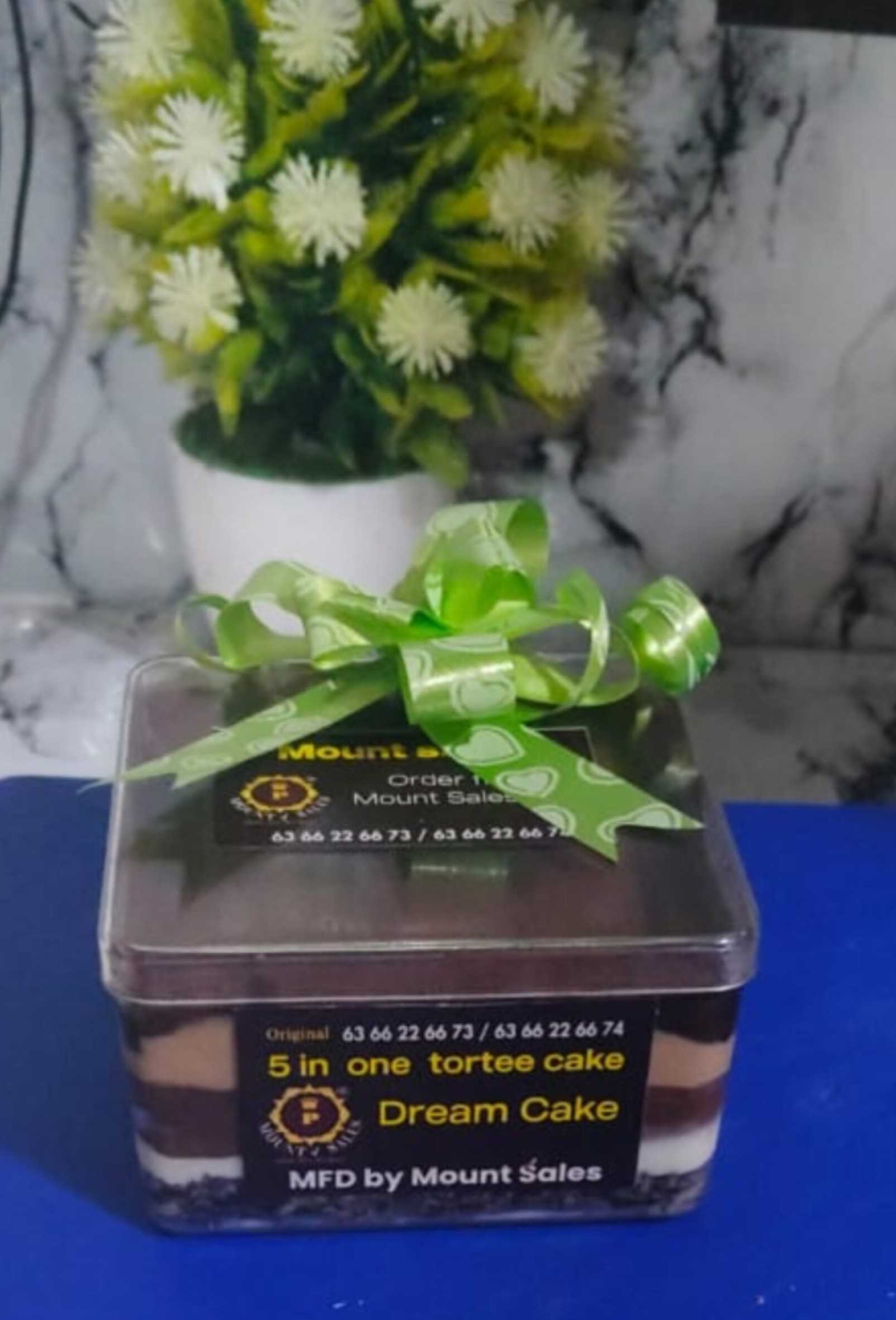 Premium RED N White Velvet Cake