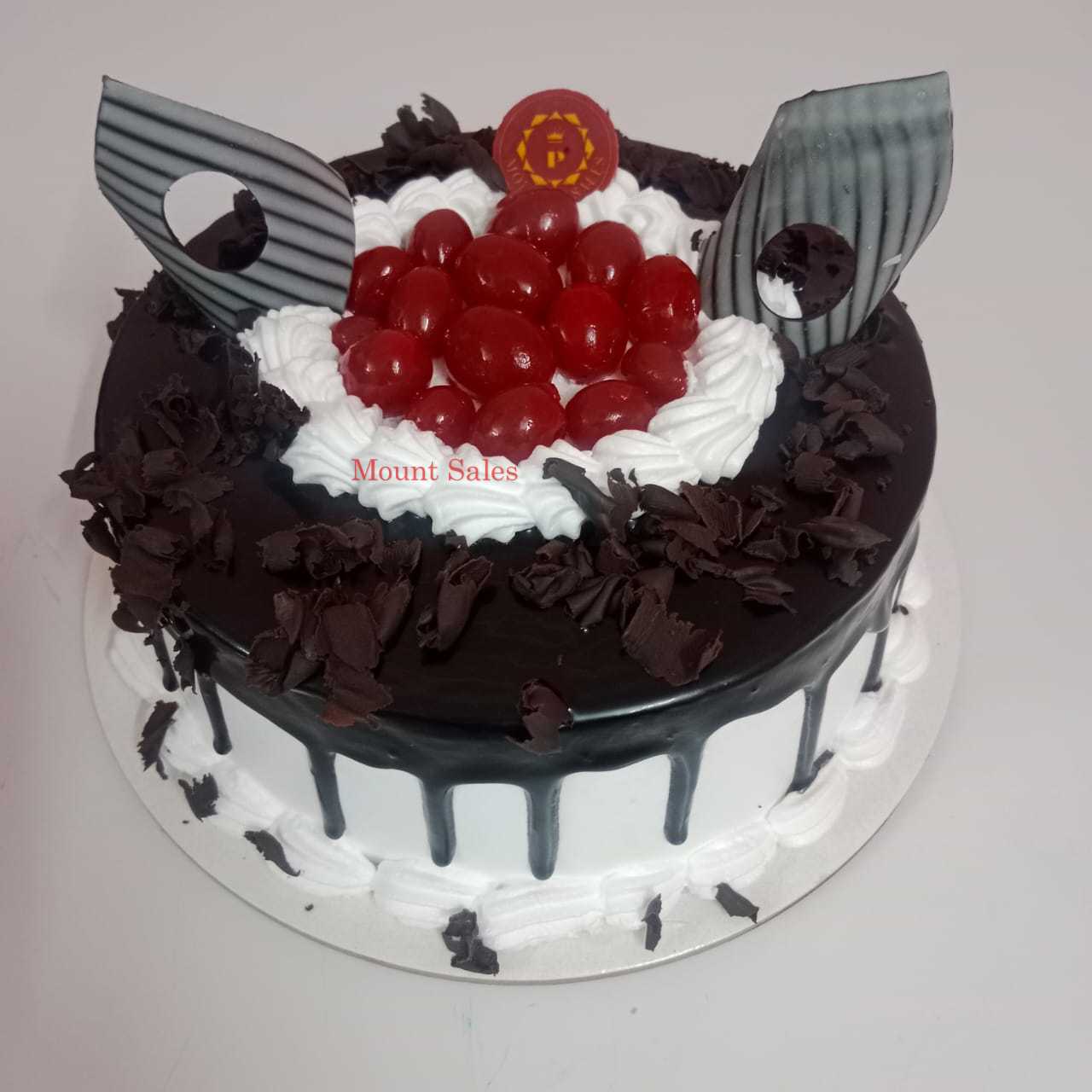 Premium RED N White Velvet Cake