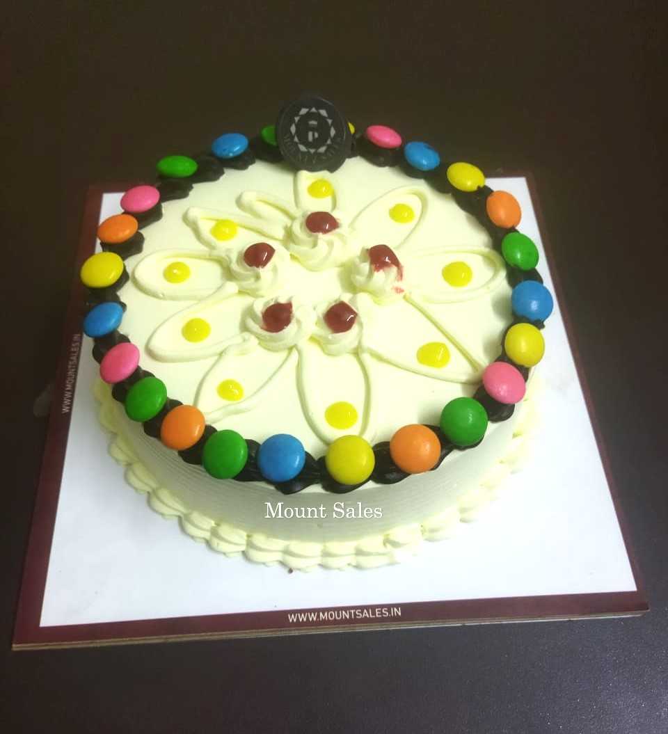 Premium RED N White Velvet Cake