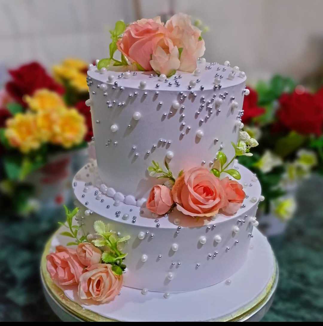 Premium RED N White Velvet Cake