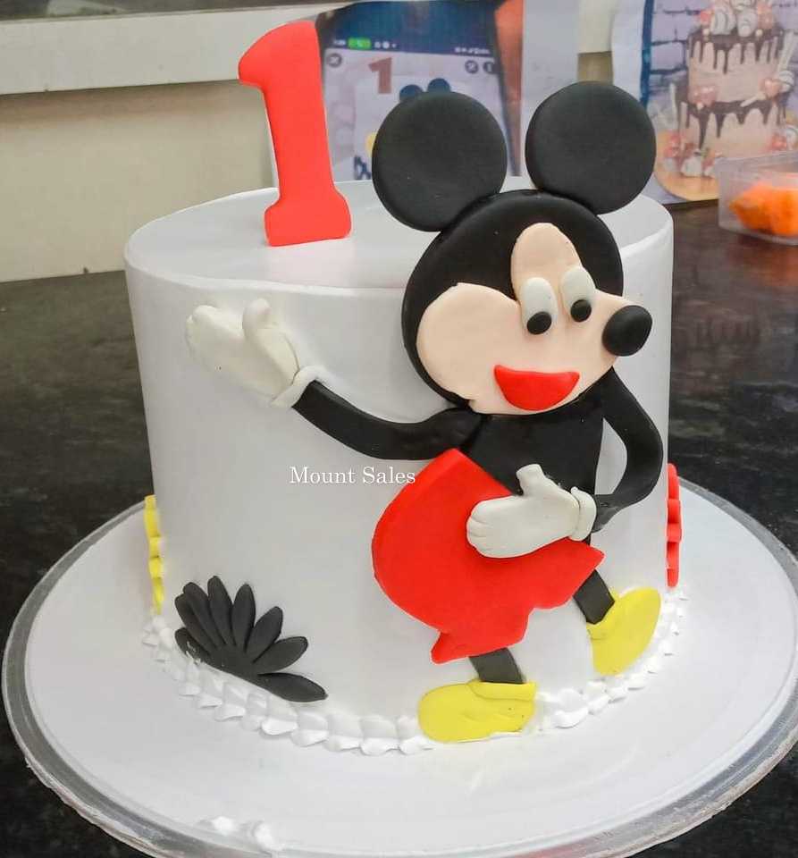 Premium RED N White Velvet Cake