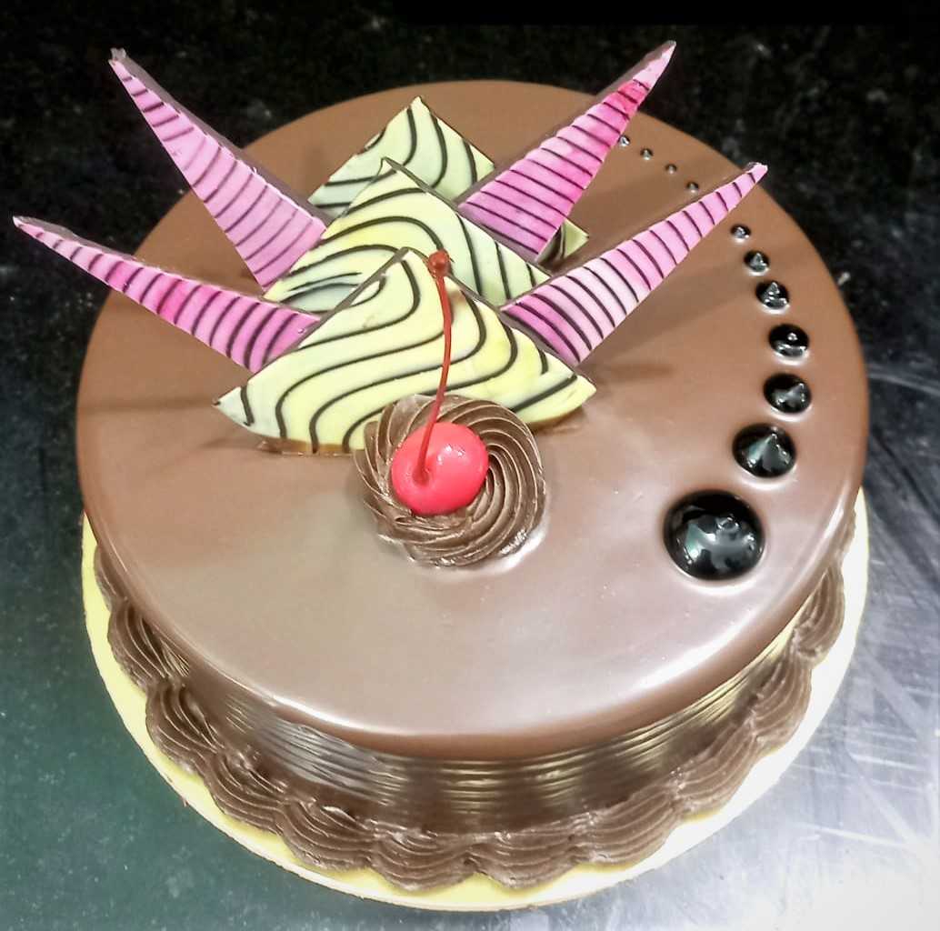 Premium RED N White Velvet Cake