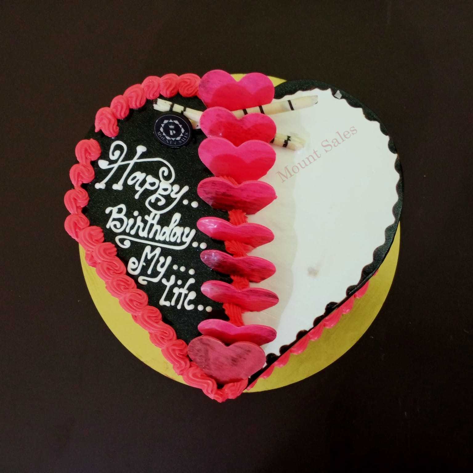 Premium RED N White Velvet Cake