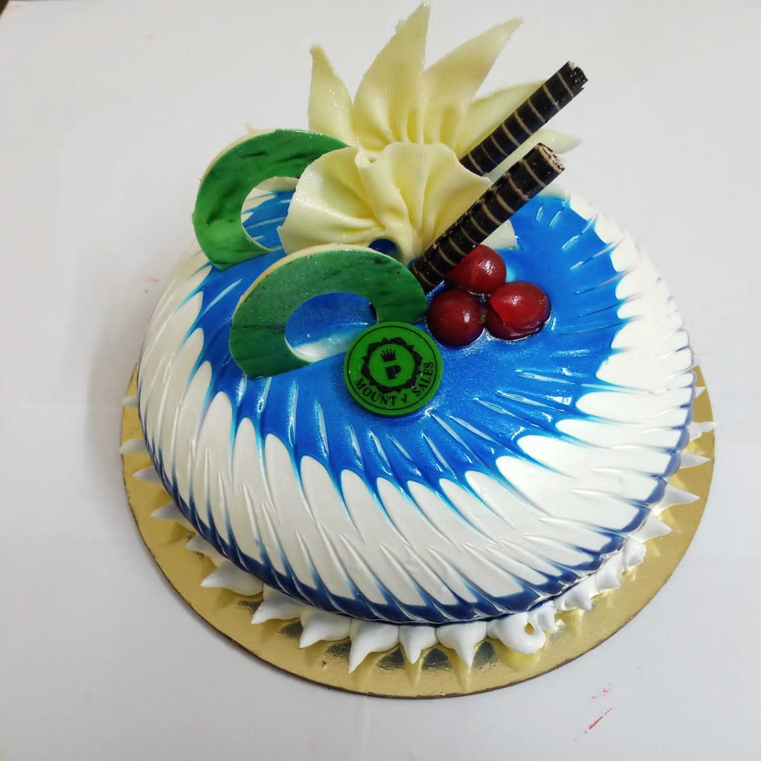 Premium RED N White Velvet Cake