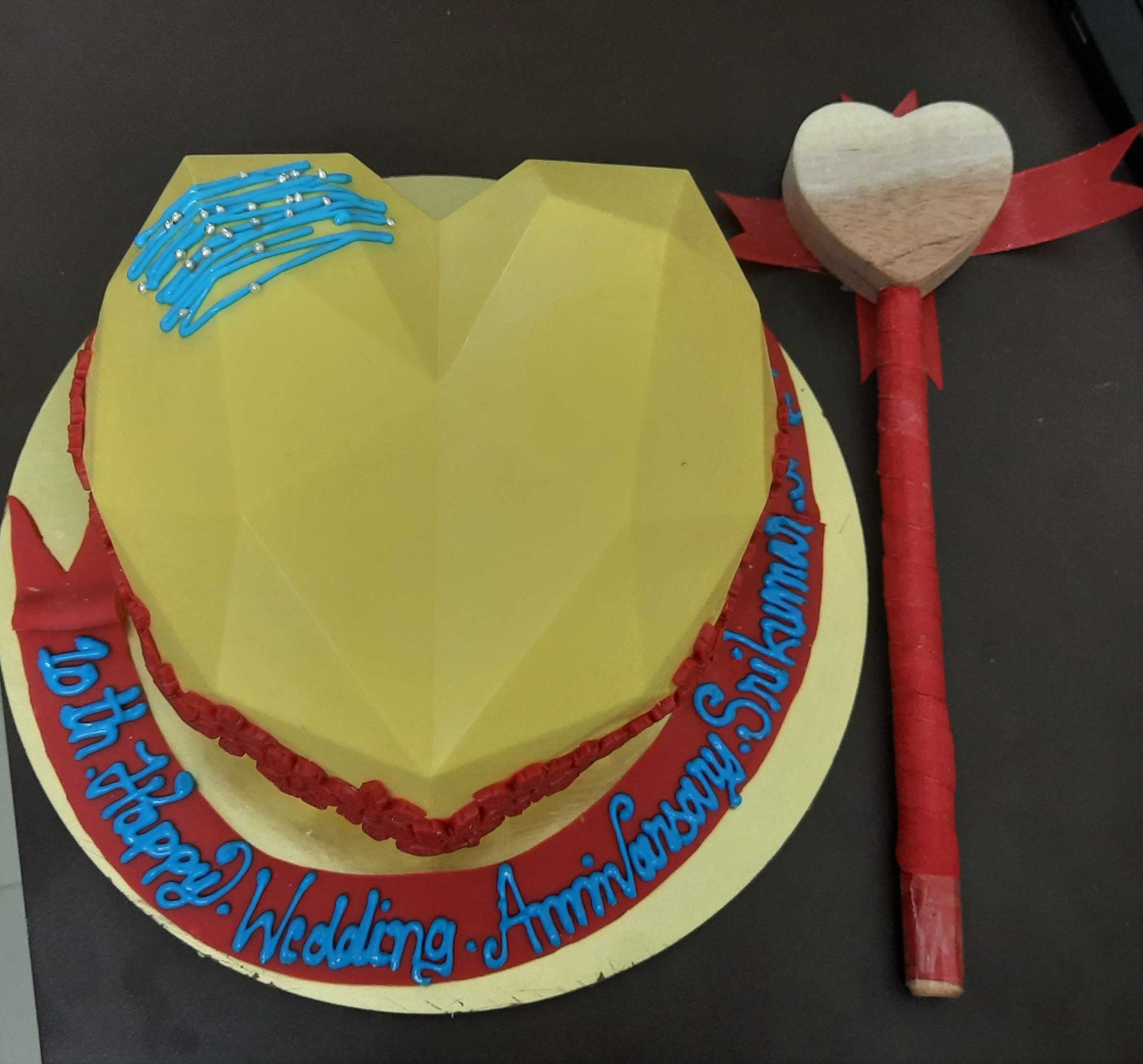 Premium RED N White Velvet Cake