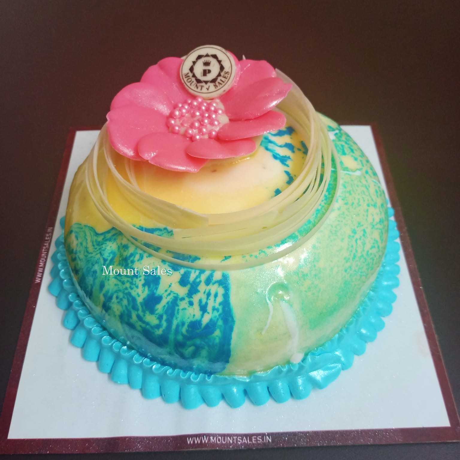 Premium RED N White Velvet Cake