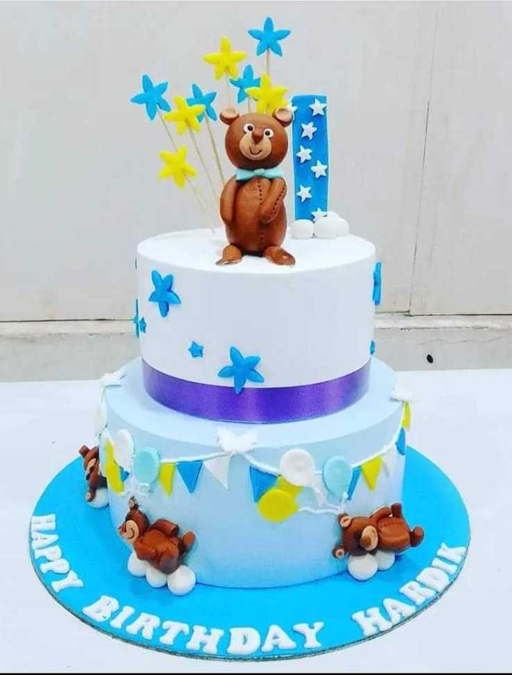 Premium RED N White Velvet Cake