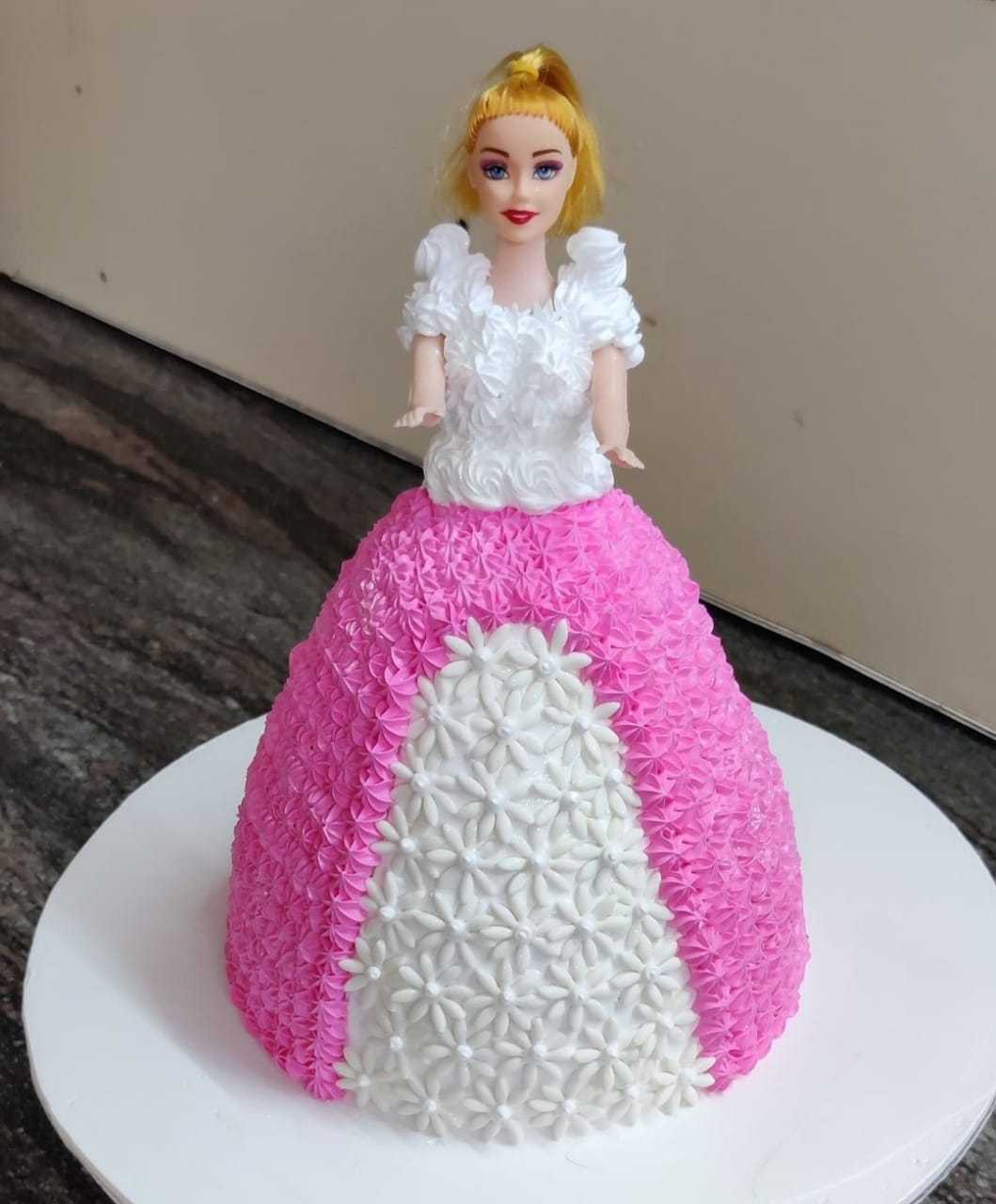 Premium RED N White Velvet Cake