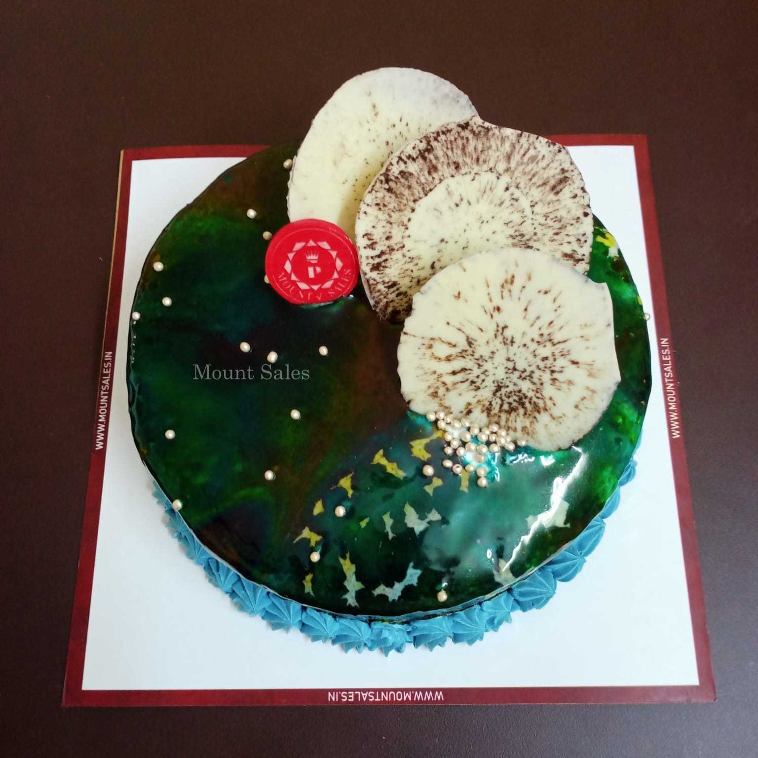 Premium RED N White Velvet Cake