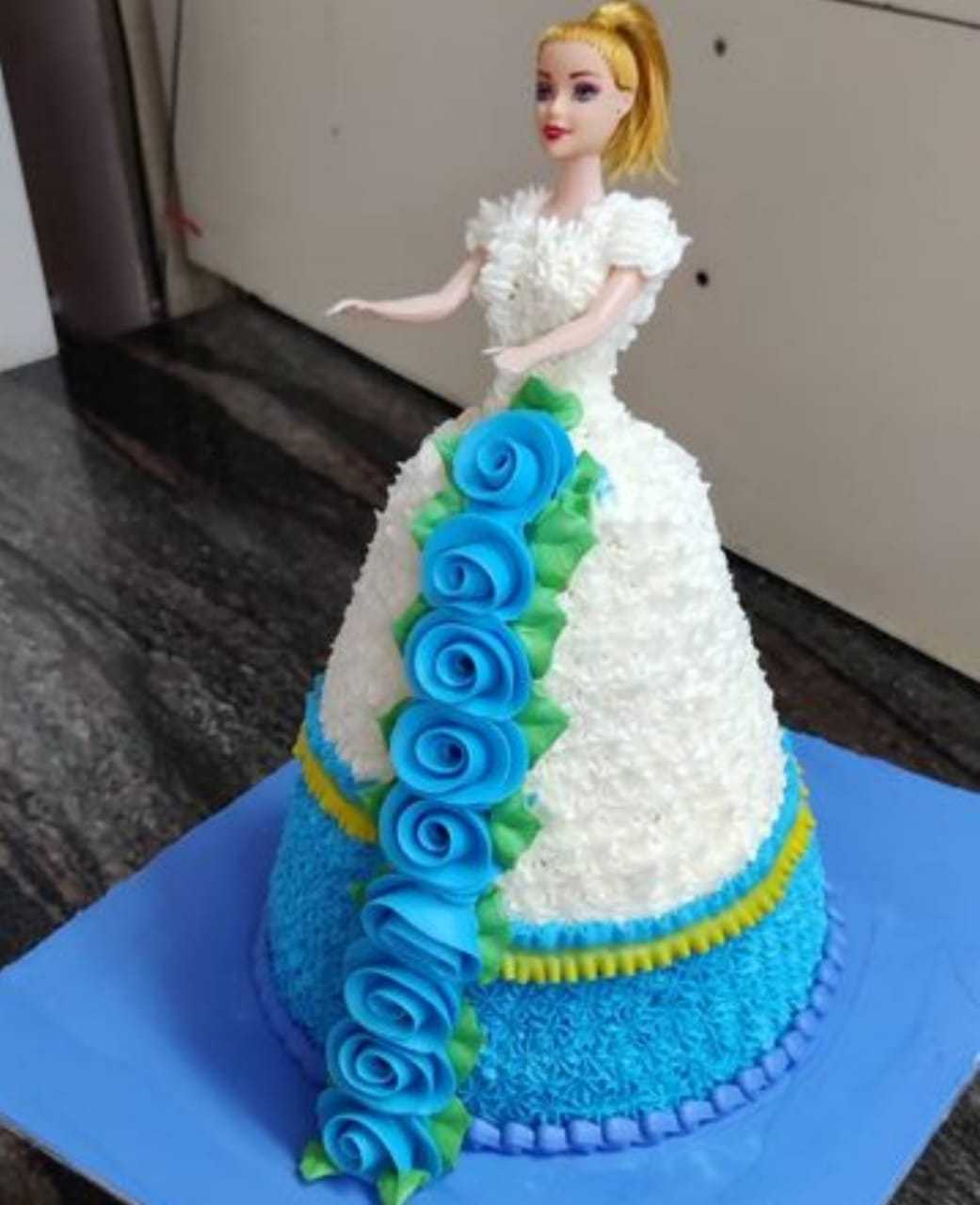 Premium RED N White Velvet Cake