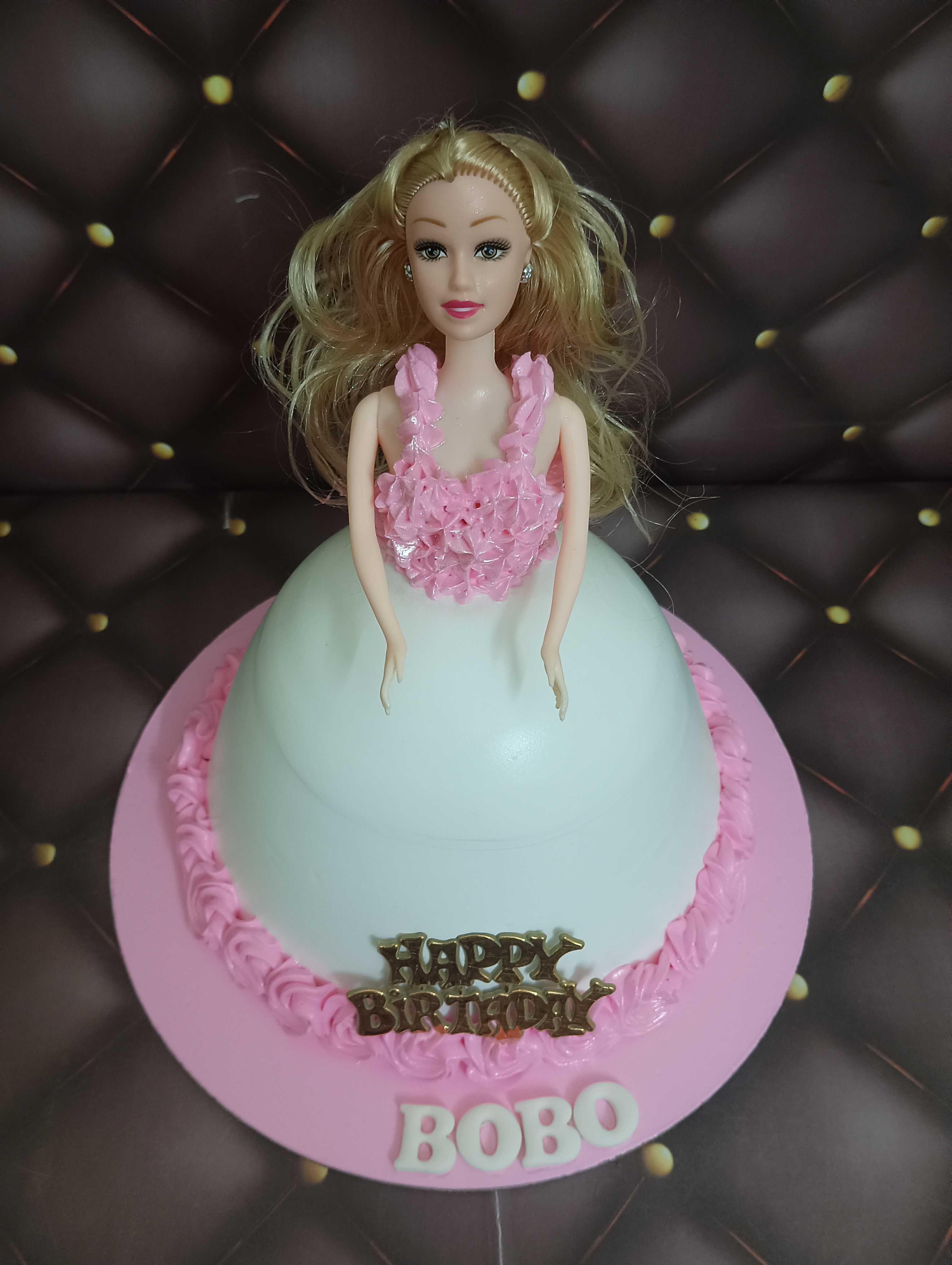 Premium RED N White Velvet Cake